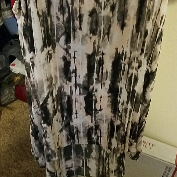 Very unique shirt - Picture 1 of 5